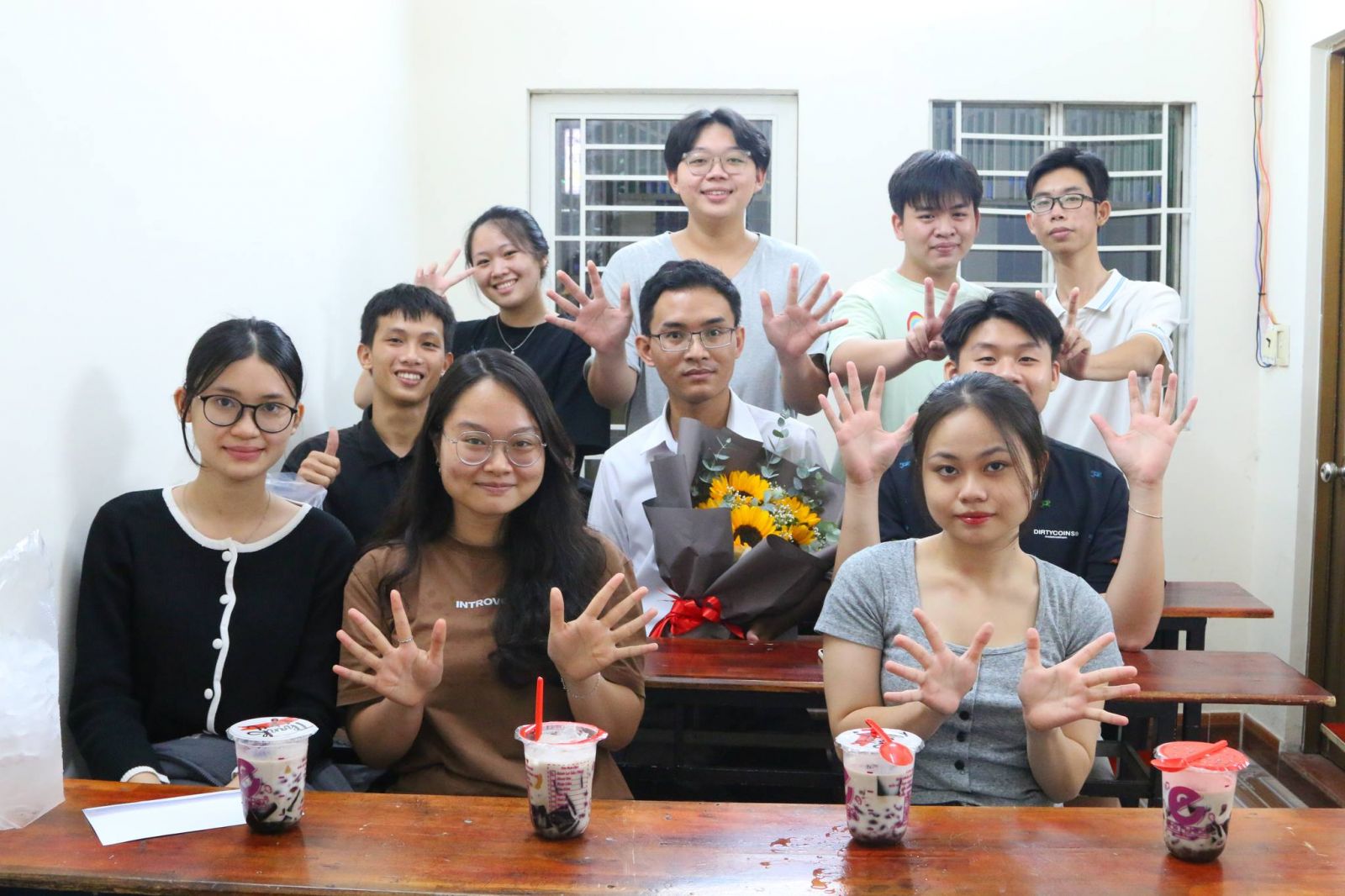 Hình ảnh học viên vui vẻ tại Trung tâm Bình Minh